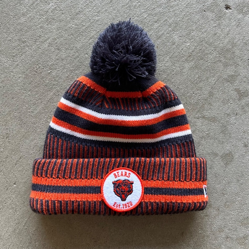 New Era Chicago Bears Pom Beanie Hat Cap One Size Orange Striped Fleece Cuffed